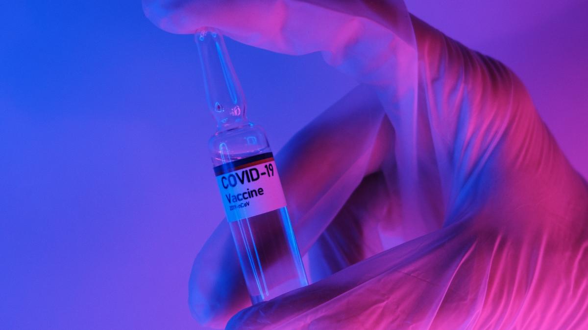 vaccin-covid_42726300