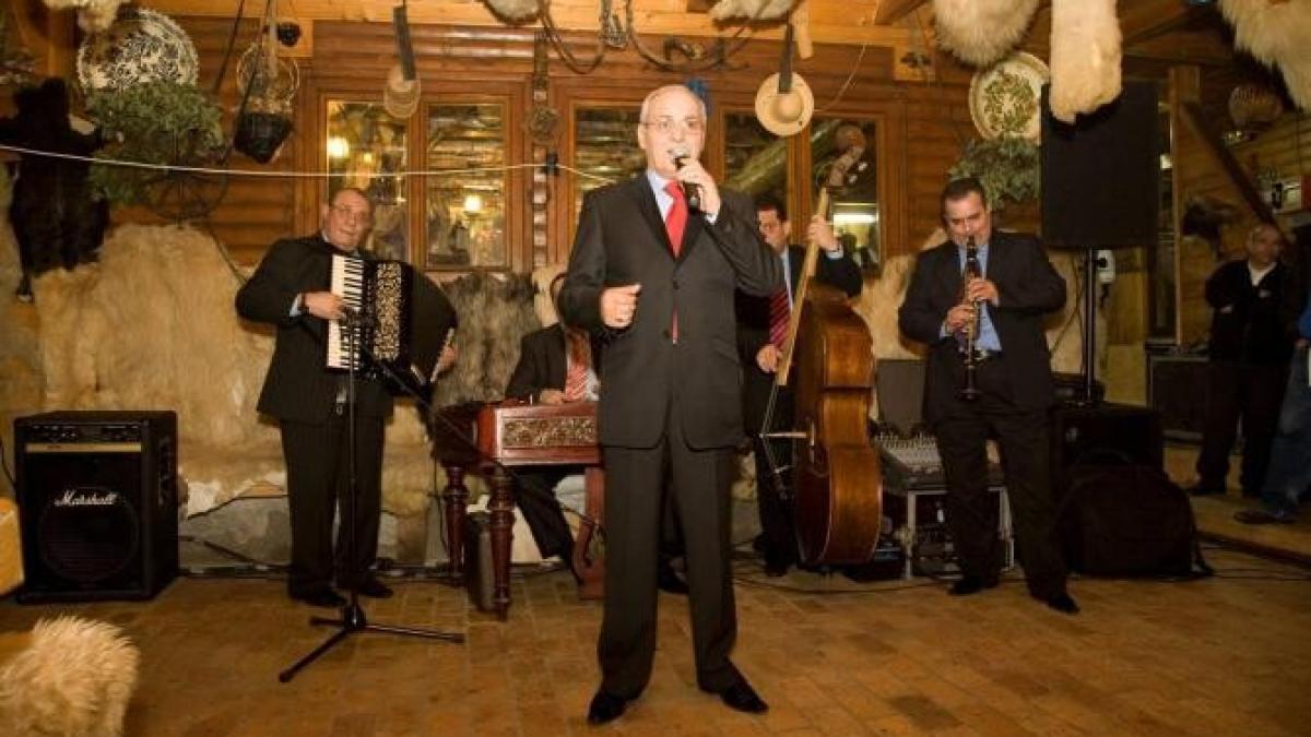 nelu-ploiesteanu--inmormantare--fiica-artistului--mesaj-pentru-orban--dupa-ce-l-a-sunat-tata-a-bucurat-inimile-acestei-tari--dumneavoastra-le-ati-calcat-in-picioare_54625000