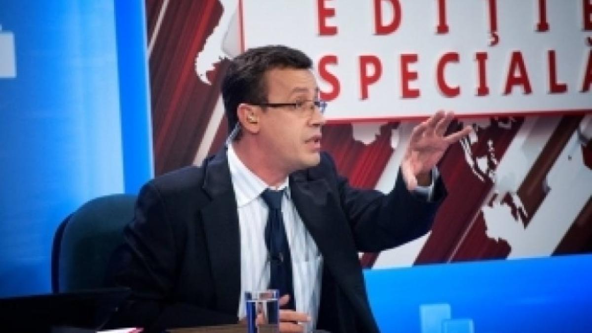 scandal-la-metrou--ciutacu--primarul-sectorului-2--dus-cu-militia-dupa-el-la-daramat-chioscuri--face-abuz_24839400