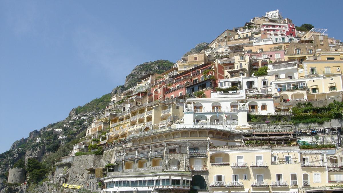 italia-vrea-sa-redeschida-economia-la-inceputul-lunii-iunie-si-va-primi-turistii-cu-pasaport-verde_13743400