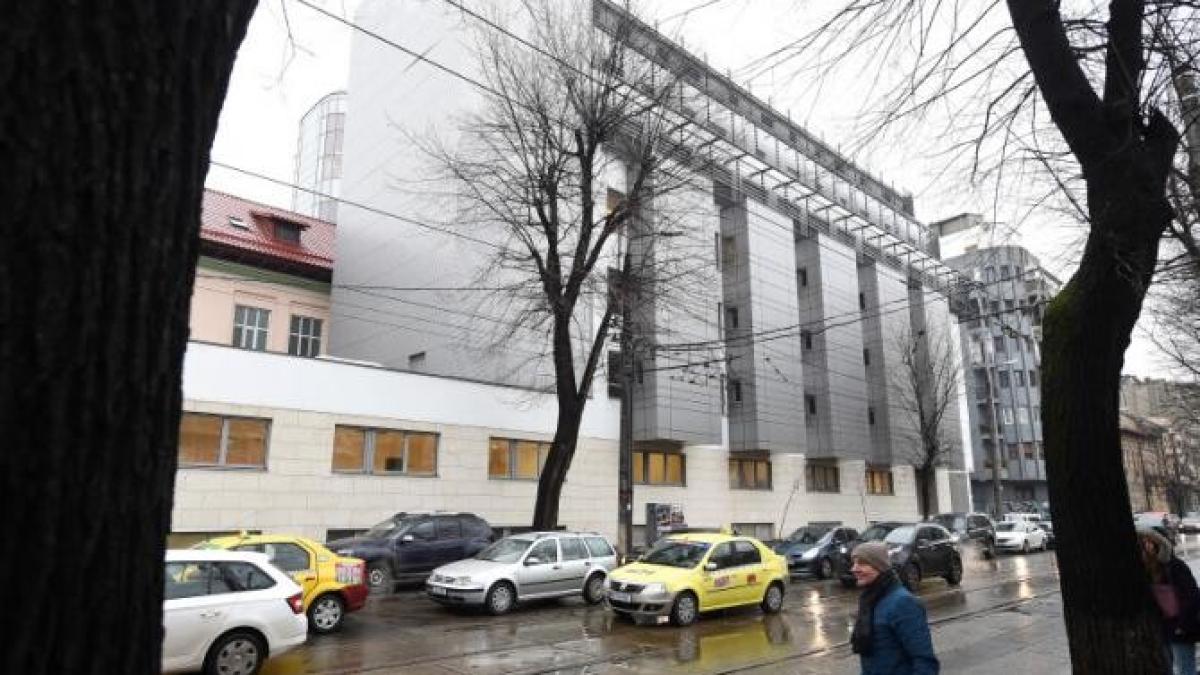 scandal-la-evacuarea-spitalului-foisprc-ccprc-a6or--zeci-de-persoane-cer-explicatprc-ccprc-a6ii_14290400