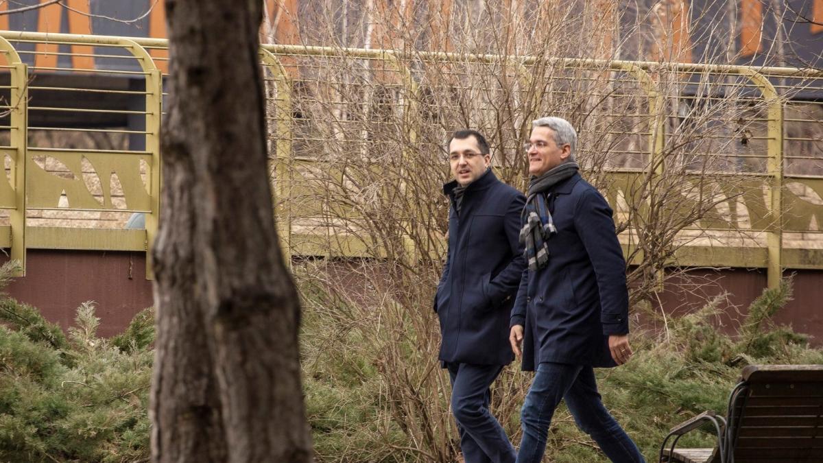 usr-plus-s-ar-pregati-sa-renunte-la-vlad-voiculescu---surse_35223600