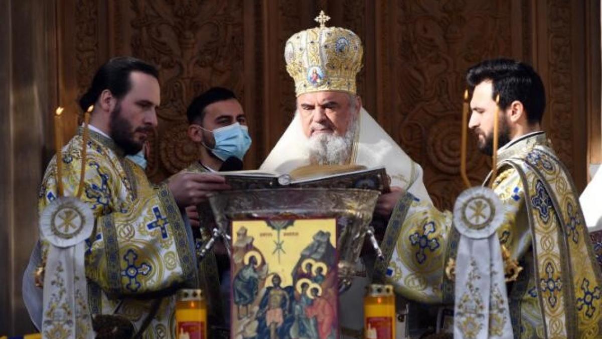 lucian-bode-lumina-vine-de-la-dumnezeu-patriarhul-daniel_14900600