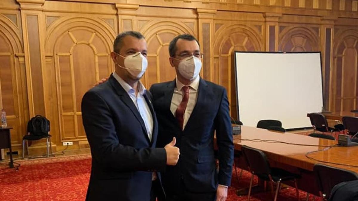 voiculescu-inlocuire--wiener--despre-iesirea-de-la-guvernare-a-usr-nicidecum-coalitia-nu-ar-trebui-sa-stea-intr-un-om_42760200