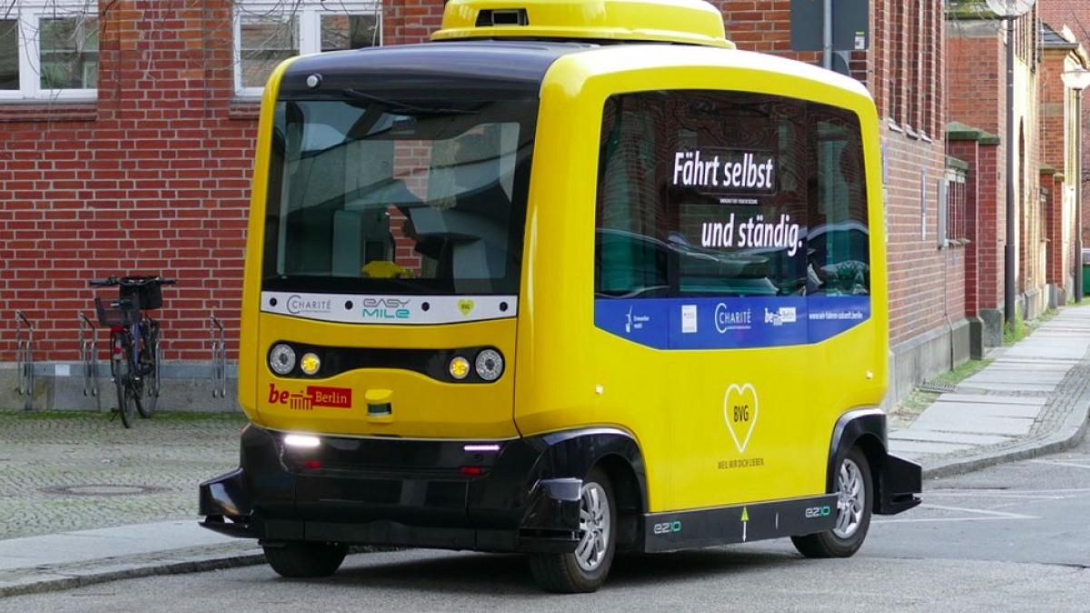 vehicul-autonom-livrare-iulustrativ-pxb_69339700