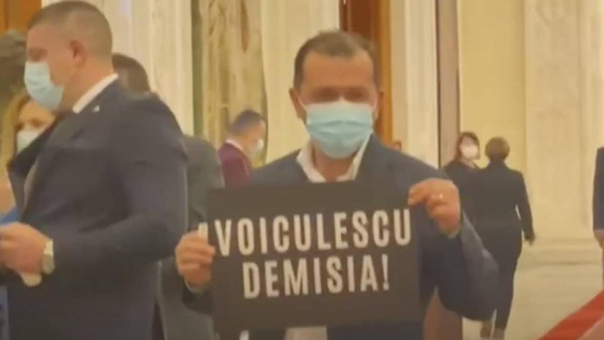 motiunea-simpla-impotriva-ministrului-vlad-voiculescu--depusa-de-psd_75339900