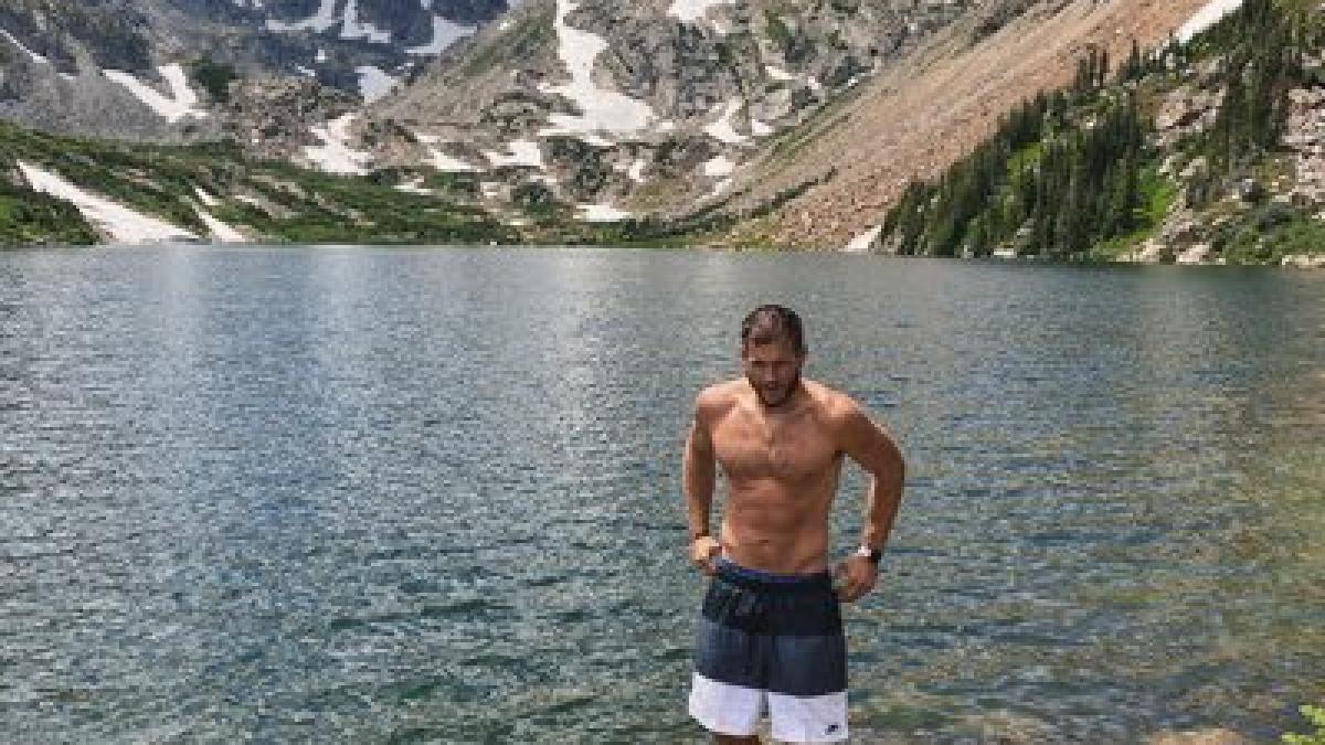 colton_underwood_burlacul_twitter_18462400