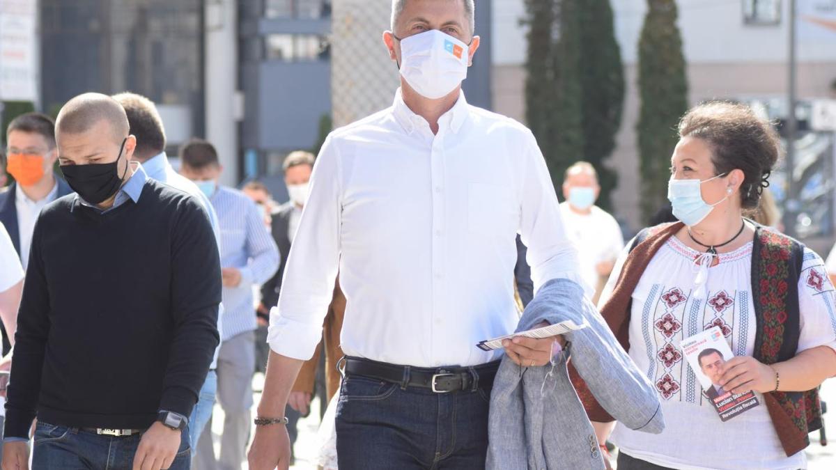 voiculescu-demis-de-citu--usr-il-vrea-plecat-pe-premier--boc-ne-suparam-unii-pe-altii-ca-ne-a-luat-mingea-cineva_72289600