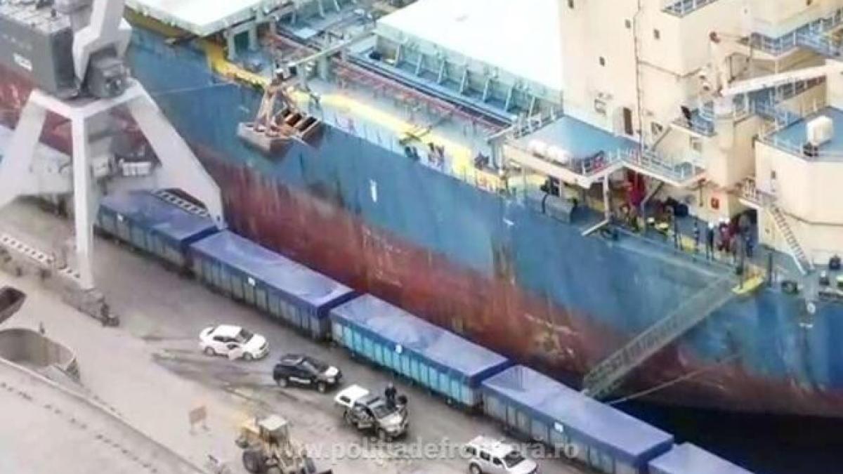 flagrant-organizat-contrabandisprc-ccprc-a6tilor-de-tprc-ccprc-a6igarete-iprc-ccprc-82n-portul-constantprc-ccprc-a6a--s-au-tras-focuri-de-armaprc-ccprc-86_68242400