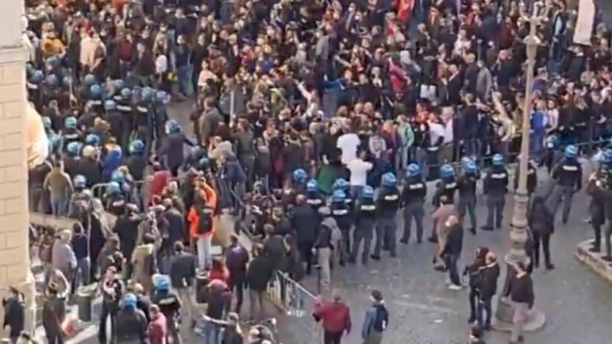 protest-al-angajatilor-pompelor-funebre-la-roma_29463900