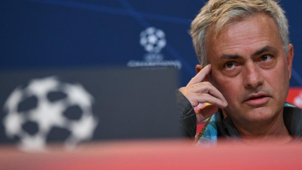 jose-mourinho--concediat-de-tottenham_38937700