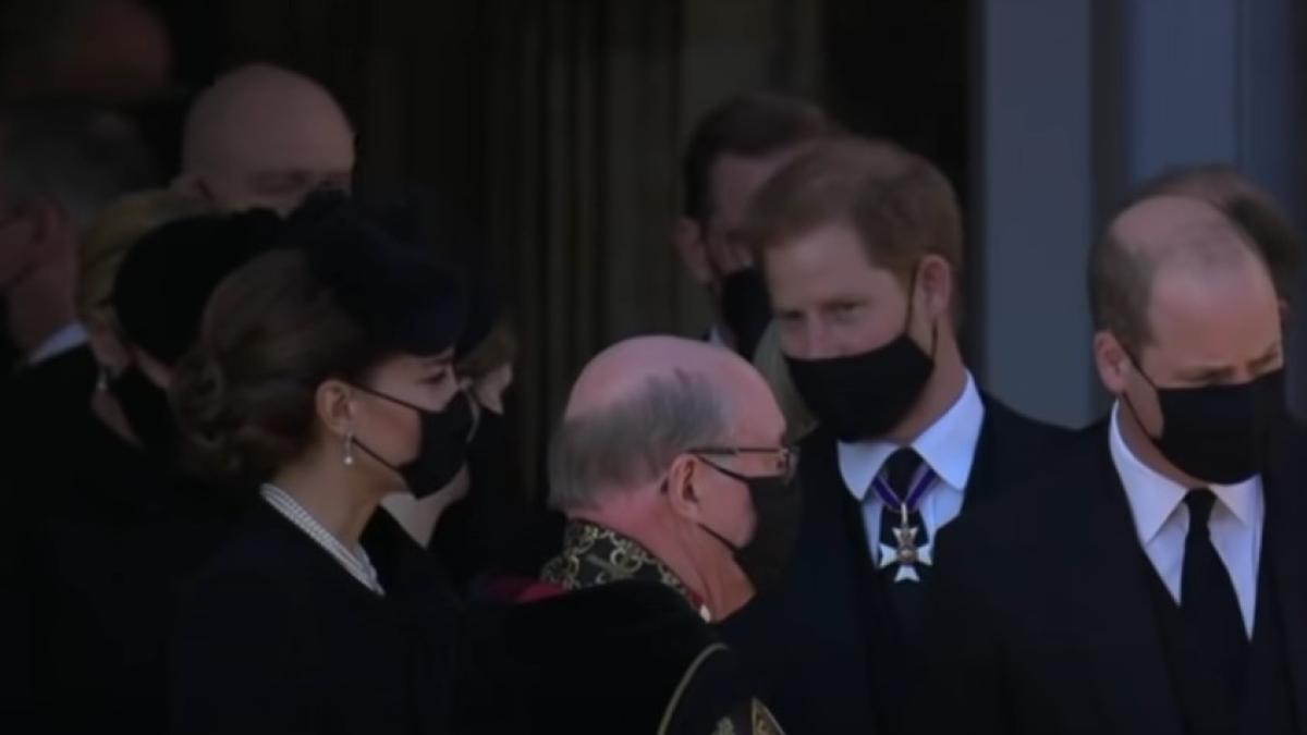 kate-middleton--regina-perfecta--gesturi-si-semnificatii-care-au-uimit-intreaga-lume-la-inmormantarea-printului-philip-stanca-de-care-va-depinde-monarhia-1_37092100