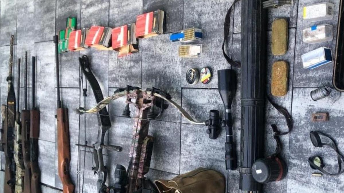 barbati_retinuti_braconaj_24533700