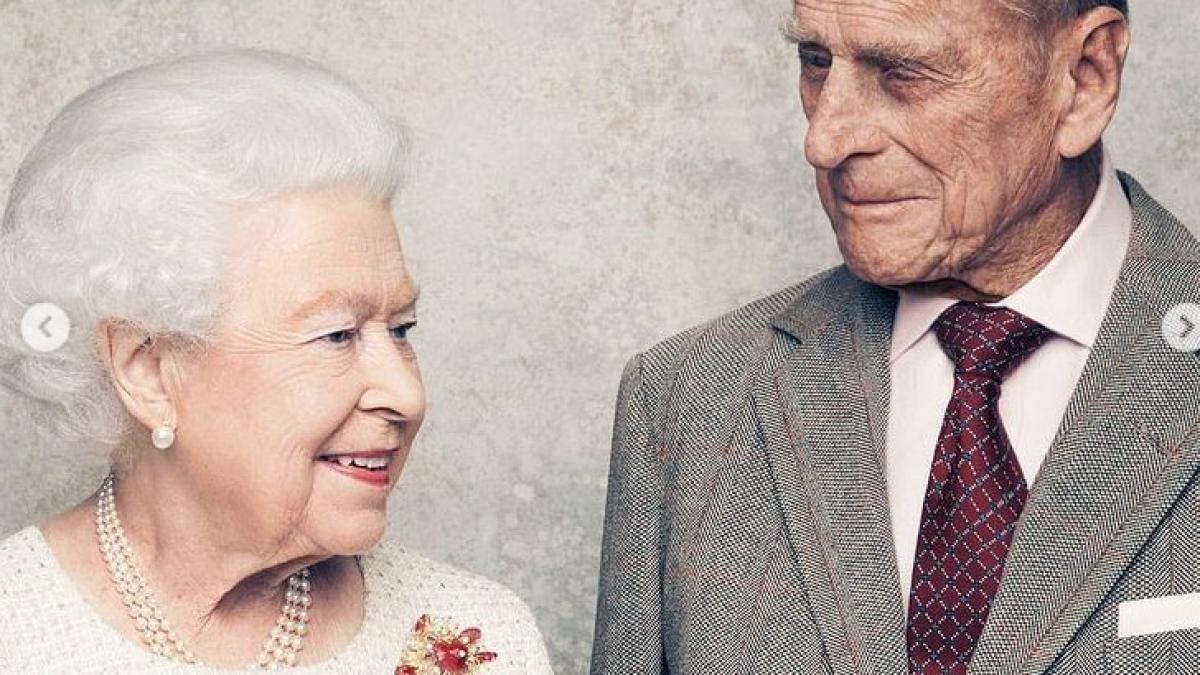 regina-elisabeta--inselata-de-printul-philip-sarah-bradford-si-pat-kirkwood--surpriza-le-accepta-aveam-viata-mai-fericita-daca-se-ducea-acasa-la-sotia-insarcinata-in-noaptea-aceea_28490800