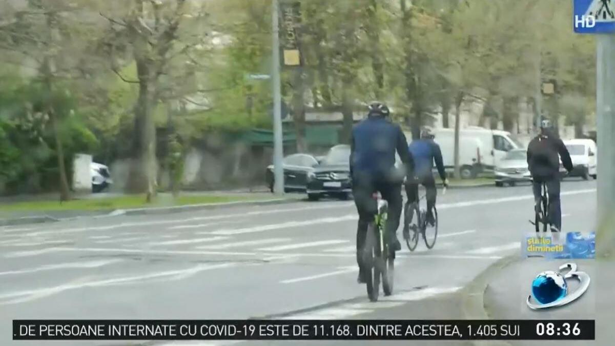 klaus-iohannis-a-mers-cu-bicicleta-la-cotroceni_09258900