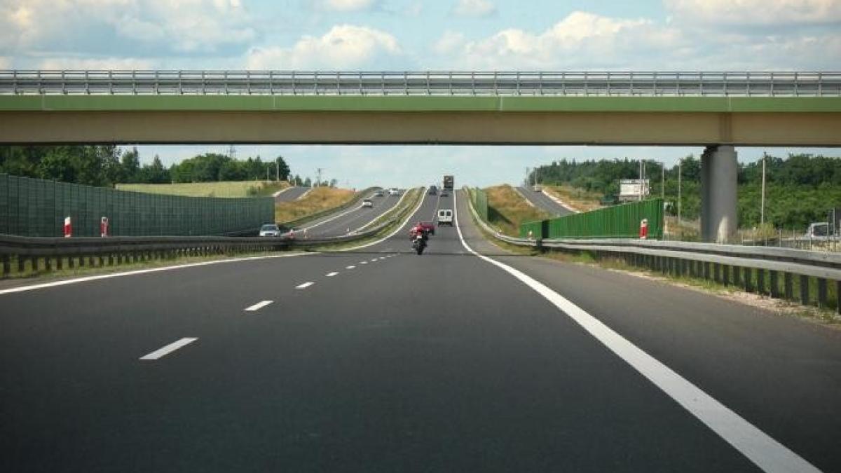 aglomeratprc-ccprc-a6ie-pe-autostrada-soarelui--centrul-infotrafic--atentprc-ccprc-a6ionare-pentru-sprc-ccprc-a6oferi_39357100