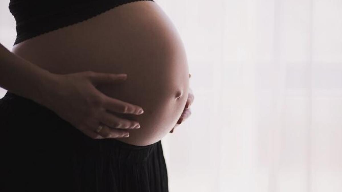 directorul-cdc-recomandaprc-ccprc-86-femeilor-iprc-ccprc-82nsaprc-ccprc-86rcinate-saprc-ccprc-86-accepte-vaccinul-anti-covid-19_02876400