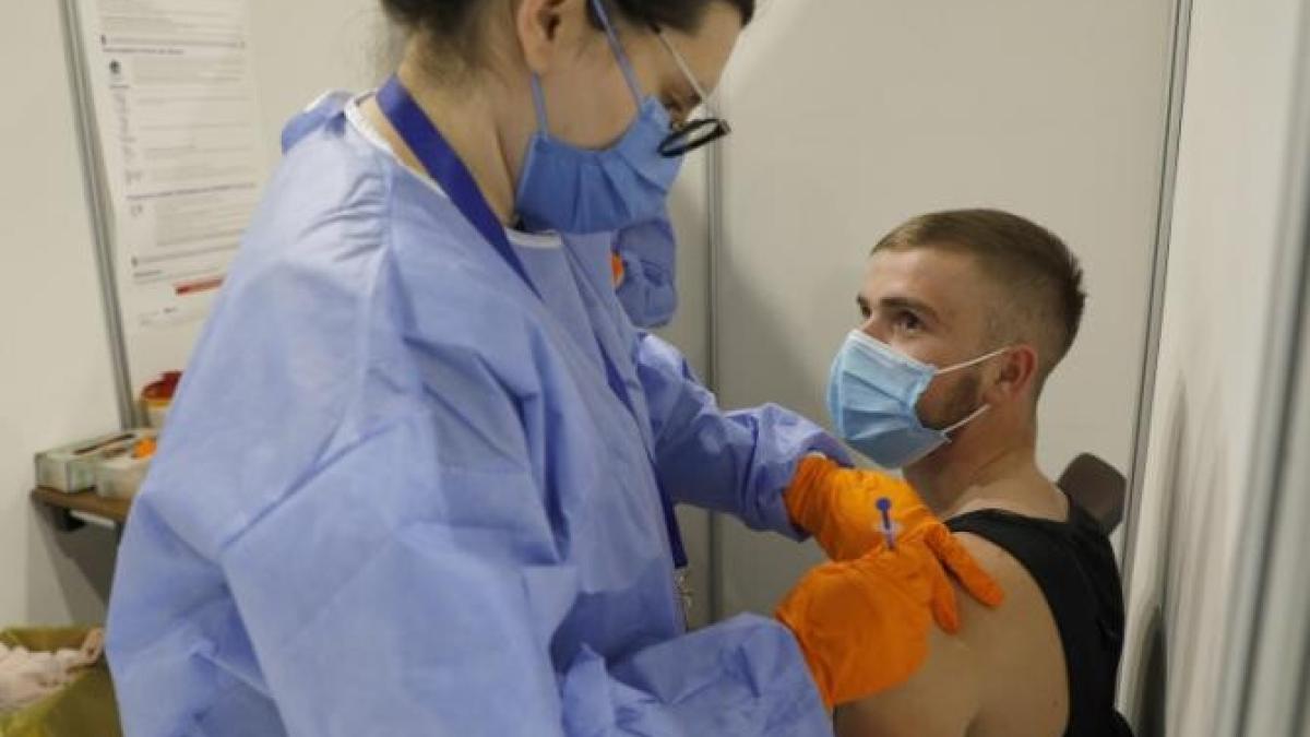 maratonul-vaccinaprc-ccprc-86rii--aproape-1-500-de-persoane--imunizate-iprc-ccprc-82n-mai-putprc-ccprc-a7in-de-24-de-ore_86388100