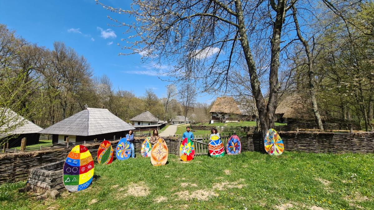 muzeul-astra-oua-incondeiate-facebook_67305400