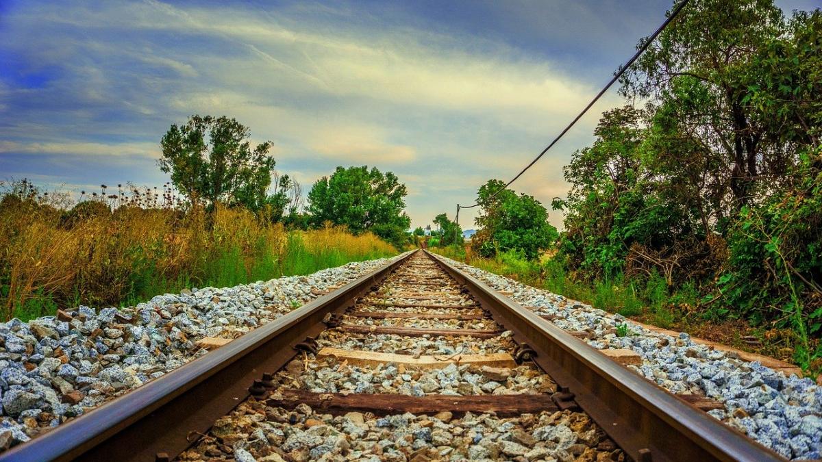 cfr_va_cumpara_noi_trenuri_48571700