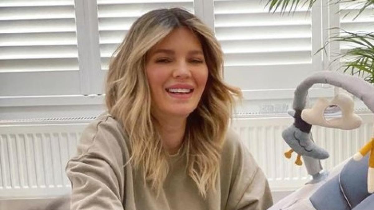 gina-pistol--foto-amuzanta-cu-josephine--fanii-au-ras-cu-lacrimi--fiica-mea-imi-transmite-mesaje-subtile_70343900