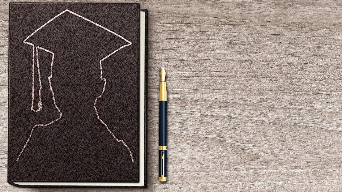 copil_12_ani_absolvent_liceu_facultate_in_acelasi_timp_92915400