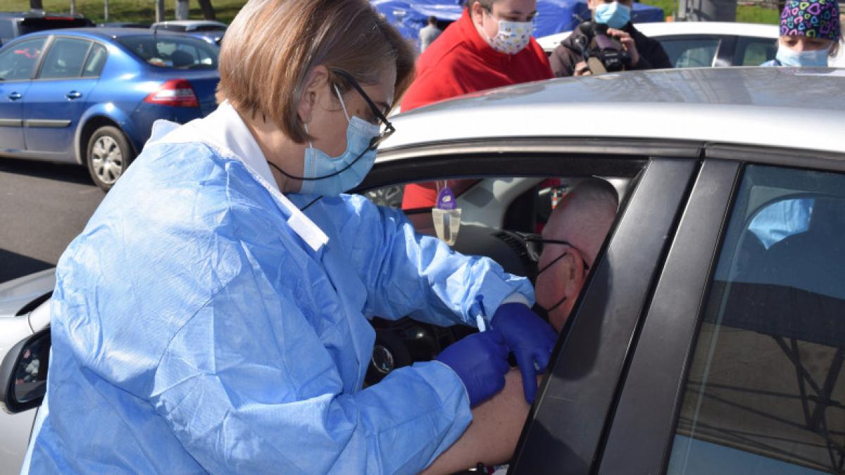 drive-through_41905600