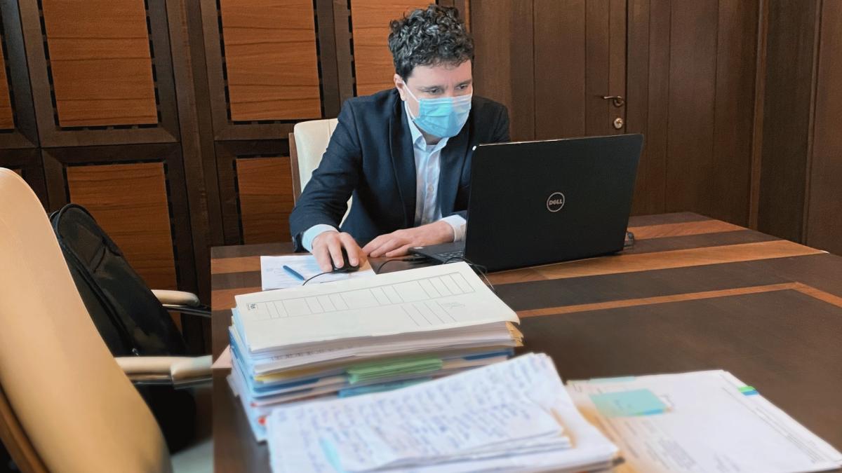 scandal-pe-buget-in-bucuresti--chirieac-daca-pana-acum-erau-firme-de-casa--cred-ca-noua-modalitate-este-ong-ul-de-casa_36901600