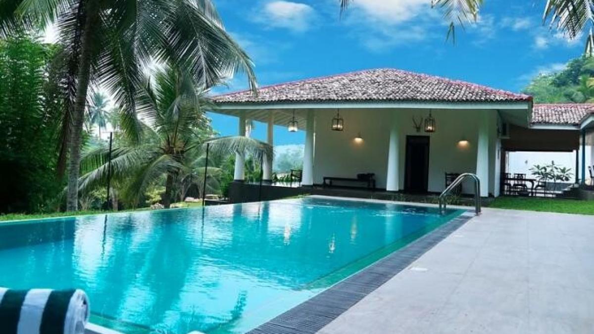 vacantprc-ccprc-a6aprc-ccprc-86-de-pasprc-ccprc-a6ti-de-cosprc-ccprc-a6mar-pentru-16-turisprc-ccprc-a6ti-romaprc-ccprc-82ni--sunt-blocatprc-ccprc-a6i-iprc-ccprc-82ntr-un-hotel-din-sri-lanka_56632200