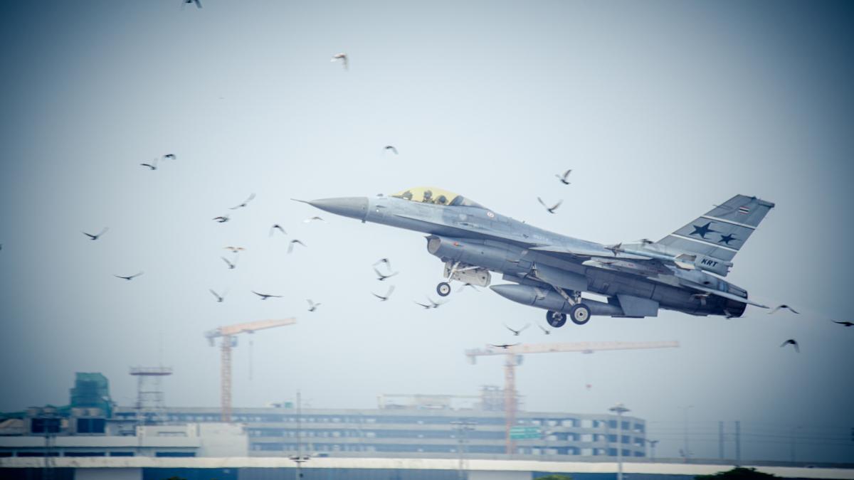 atac-cu-rachete-asupra-aeroportului-din-bagdad-unde-sunt-trupe-americane_80797900