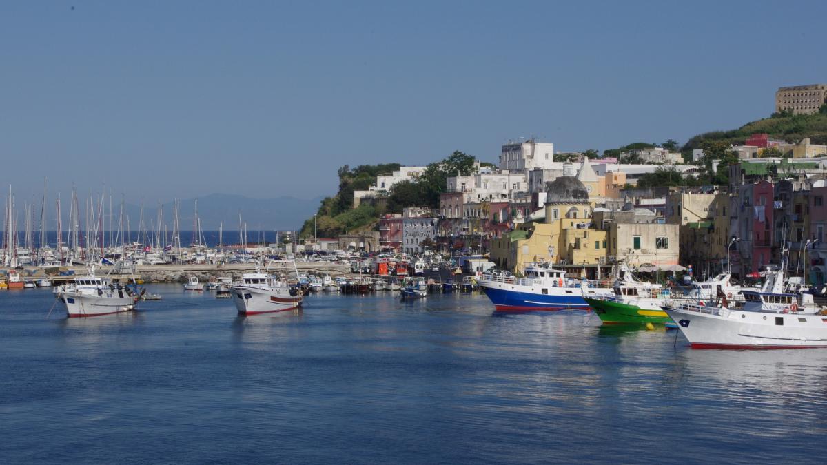 procida--din-golful-napoli--prima-insula-din-italia-fara-covid--dupa-vaccinarea-in-masa-1_19964400