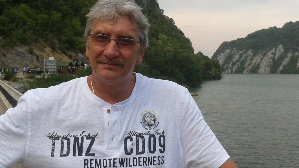 a-murit-jurnalistul-si-scriitorul-radu-ciobotea_90949700