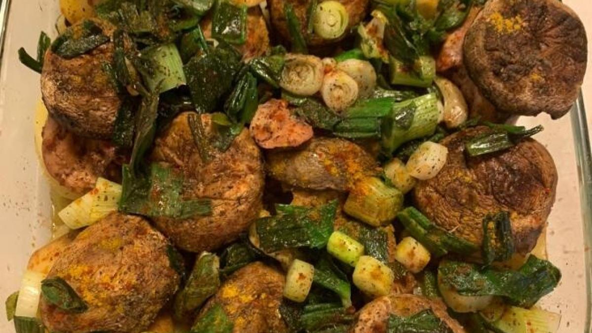 ciuperci-cu-palarie-de-domnie-mare-si-bogata_11973200