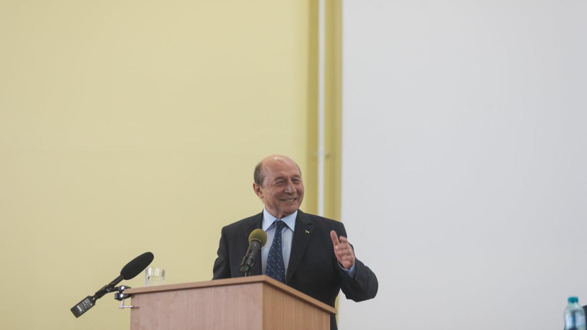 traian-basescu-surpriza-vaccinare_26822700