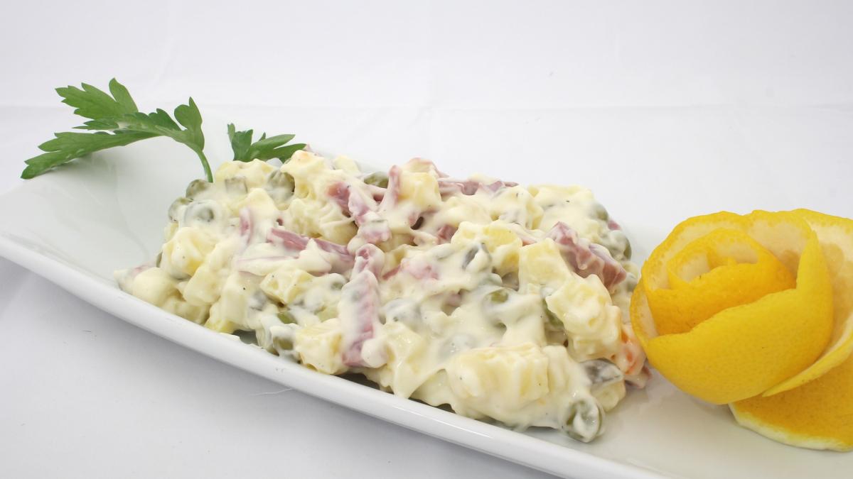 salata-de-piept-de-pui-cu-ciuperci-si-porumb--reteta-usoara-si-delicioasa_12419800