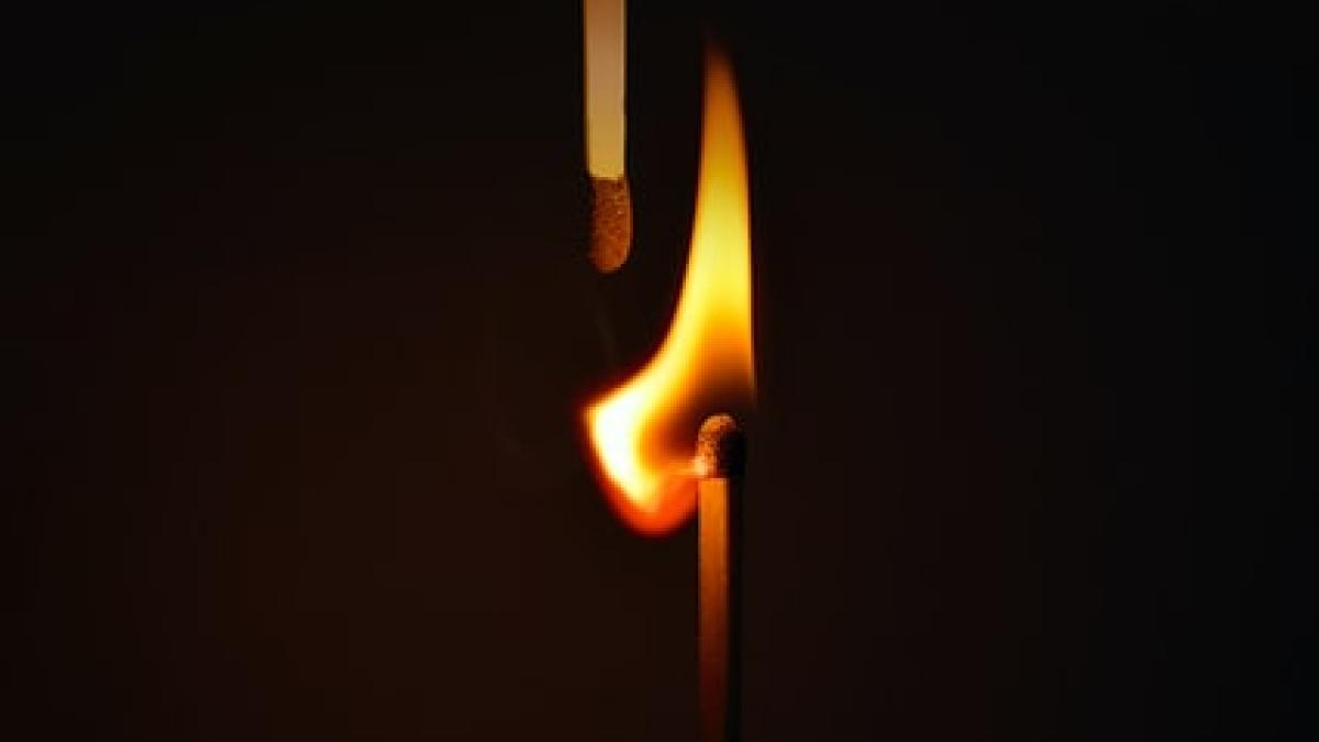 barbat-i-a-dat-foc-sotiei_68984000