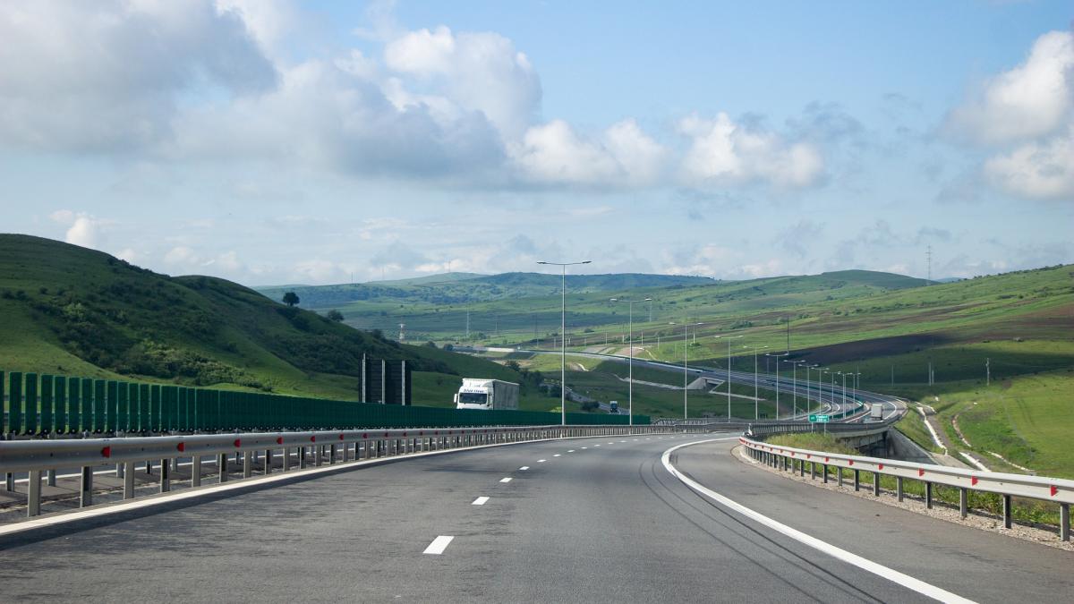 cum-reduci-consumul-de-carburant-pe-autostrada--trucuri-eficiente_29912200