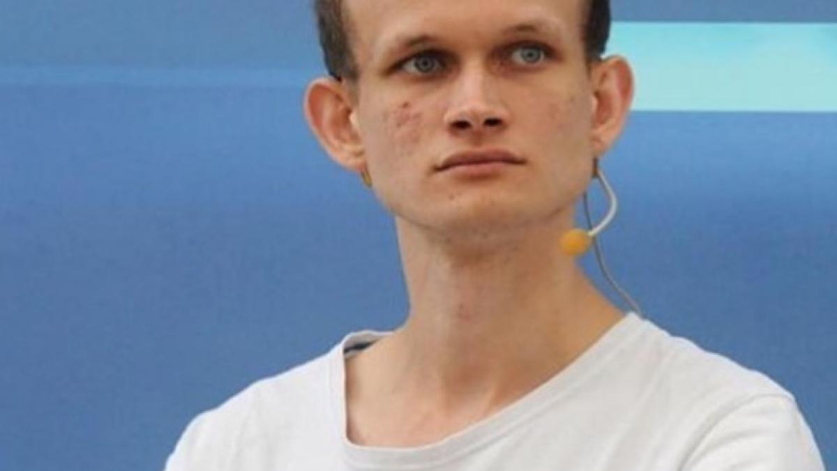 ether--maxim-istoric--4-000-de-dolari--cine-este-vitalik-buterin--cel-care-a-inventat-o-si-care-e-diferenta-dintre-ethereum-si-ether_40153800