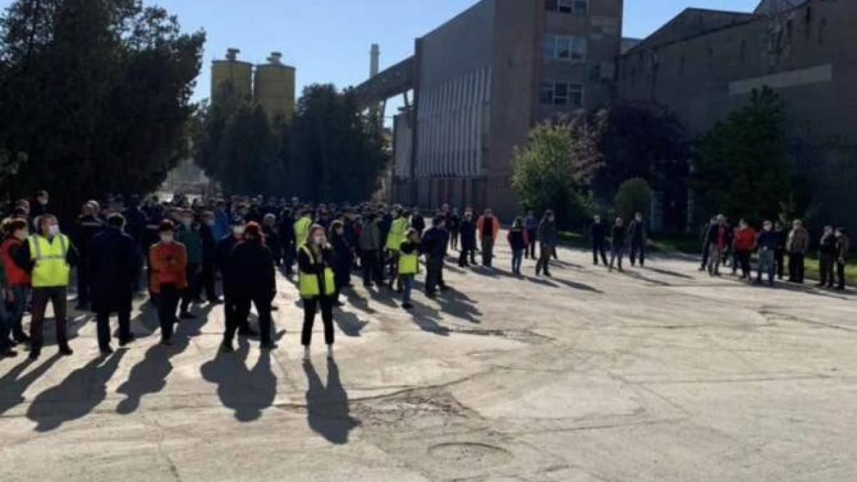 prebet-aiud-angajati-protest_56185200