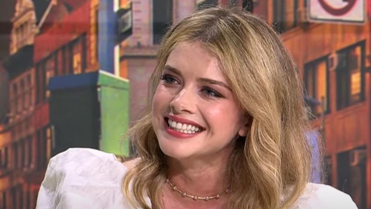 alexandra-dinu-a-trimis-o-in-semifinala-romanii-au-talent-pe-fata-care-a-facut-misto-de-ea--da-cu-noi-de-pereti_47290400