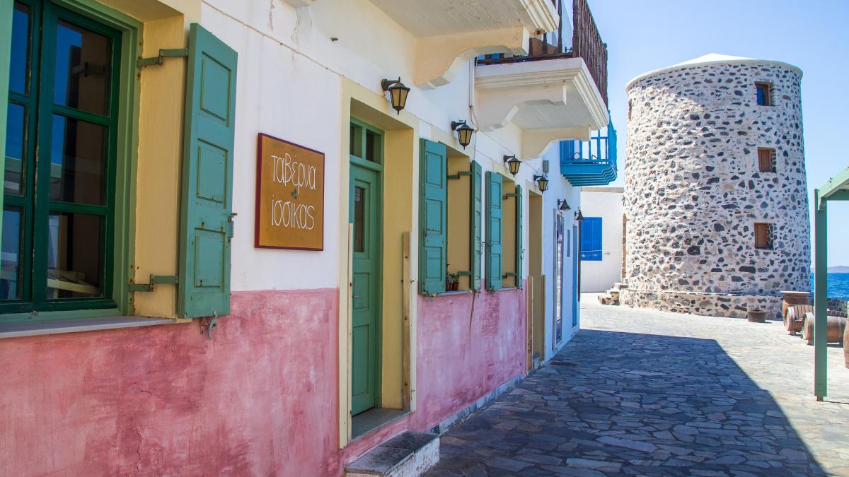 nisyros_5_strada_casa_pixabay_44028000