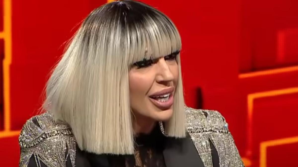 andreea-balan--desfiintata-de-raluca-badulescu--a-facut-o-si-batrana-si-cel-mai-prost-imbracata-din-romania-sa-inteleaga-un-lucru_25251200