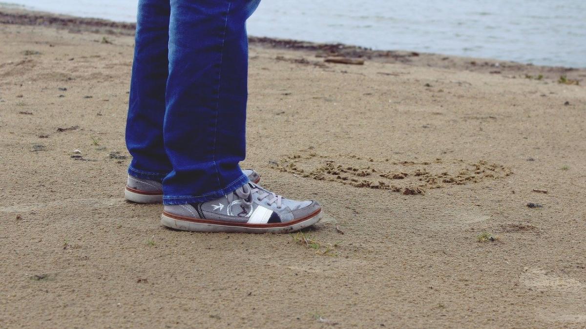 barbat_plimbat_plaja_ajuns_romania_21269600