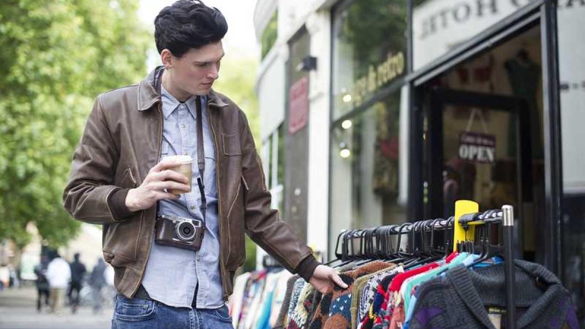 barbat_cumparaturi_21027400