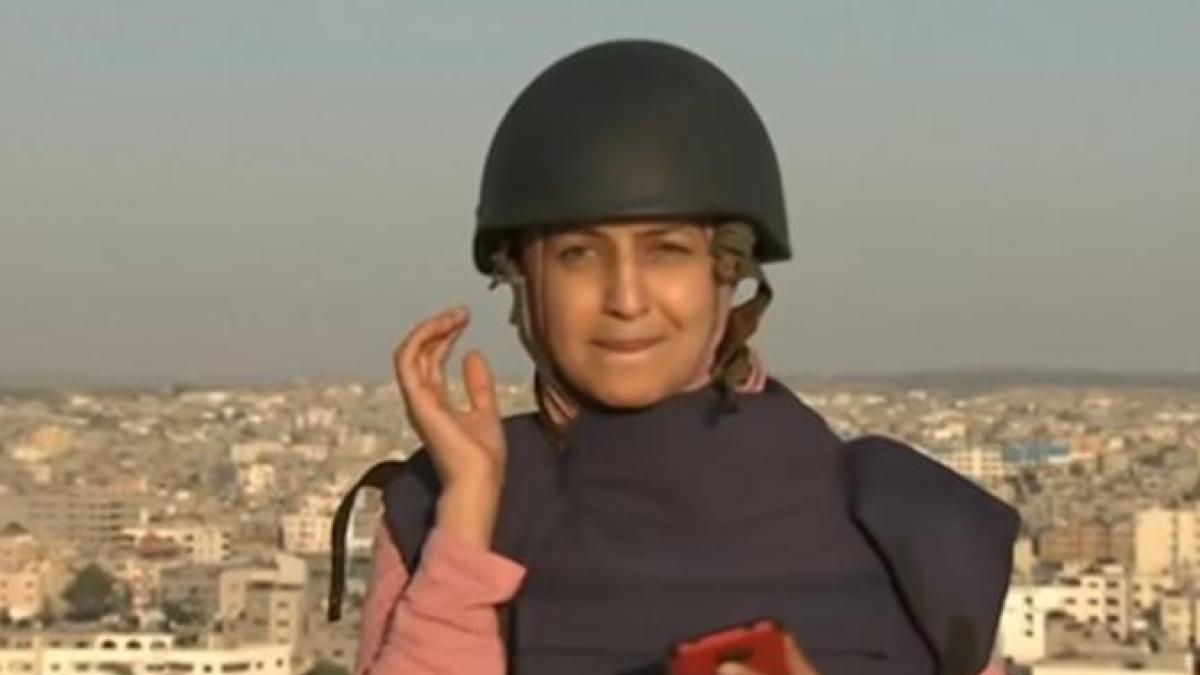 o-jurnalista-transmitea-live-iar-bombele-cadeau-langa-ea_24948200