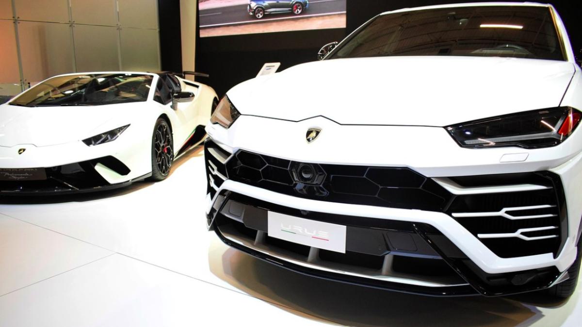 lamborghini_urus_aventador_ilustrativ-pxb_21727200