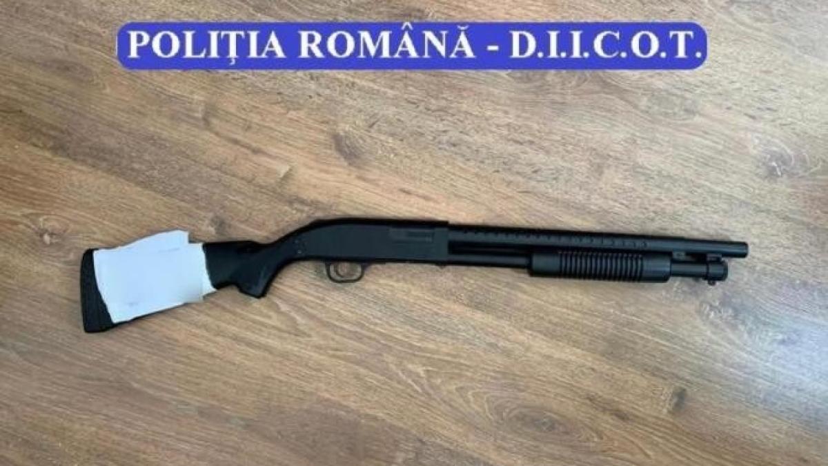 droguri--o-pusprc-ccprc-a6caprc-ccprc-86-sprc-ccprc-a6i-sute-de-mii-de-lei--gaprc-ccprc-86site-de-procurorii-diicot-la-perchezitprc-ccprc-a6ii--iprc-ccprc-82n-cluj_26185900