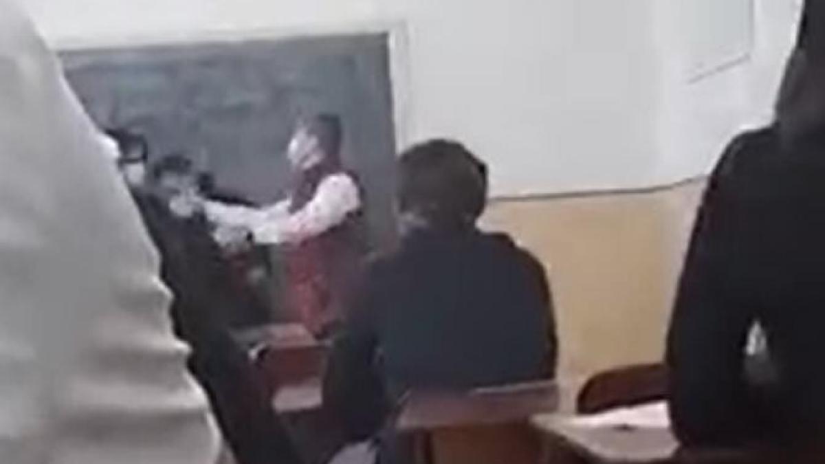 elev-batut-de-directoarea-scolii_18499500