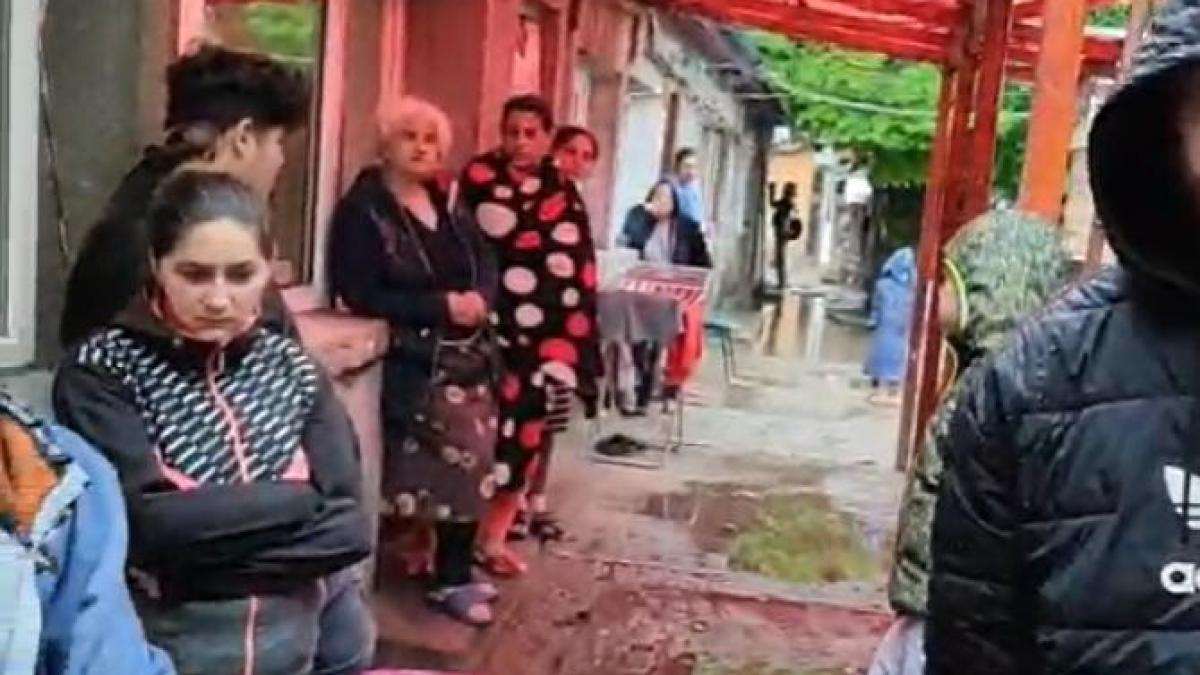 familii-cu-copii-cu-handicap-evacuate-de-primaria-cluj_51908100