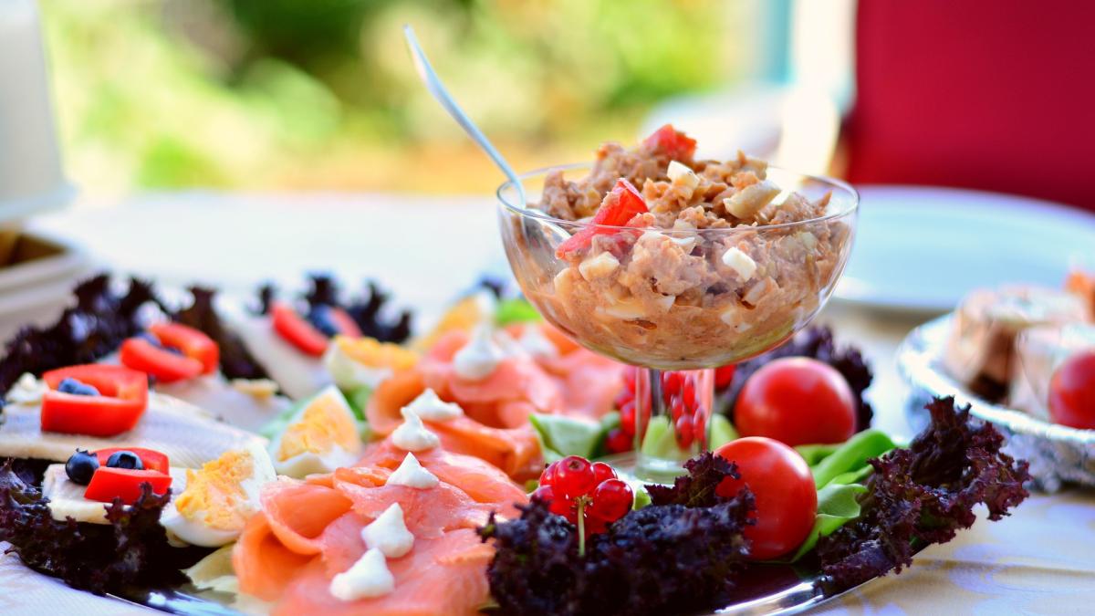 top-3-cele-mai-bune-salate-cu-ton--retetele-pe-care-trebuie-sa-le-incerci_58276000